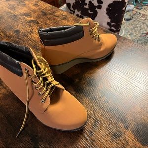 Low wedge timbie look-a-likes